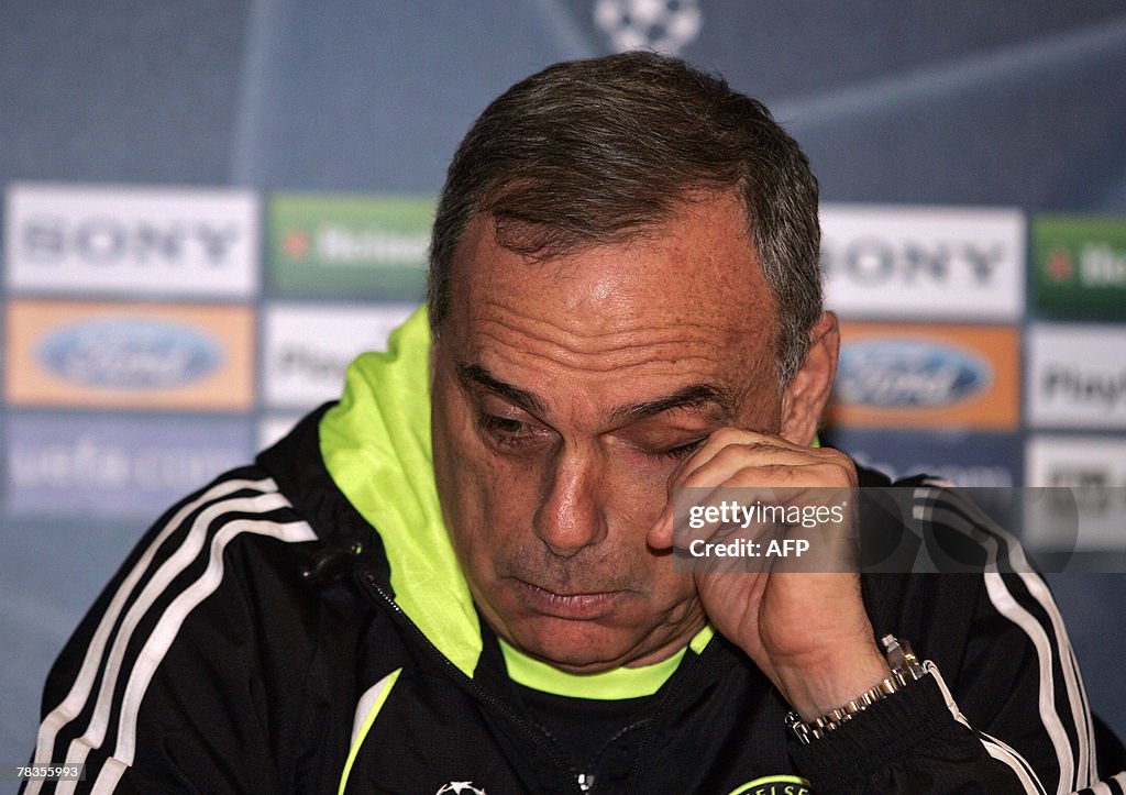 Chelsea manager Avram Grant gestures as