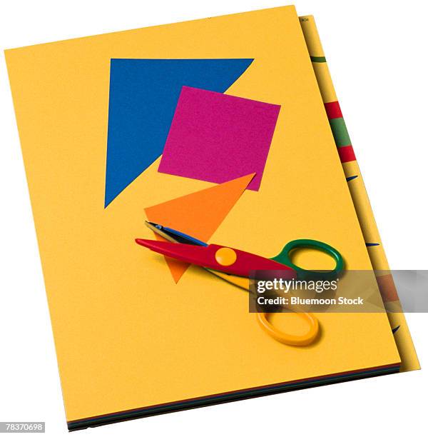 construction paper and scissors - papel para manualidades fotografías e imágenes de stock
