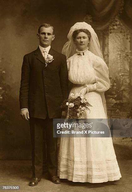 bride and groom - 19th century couple stockfoto's en -beelden