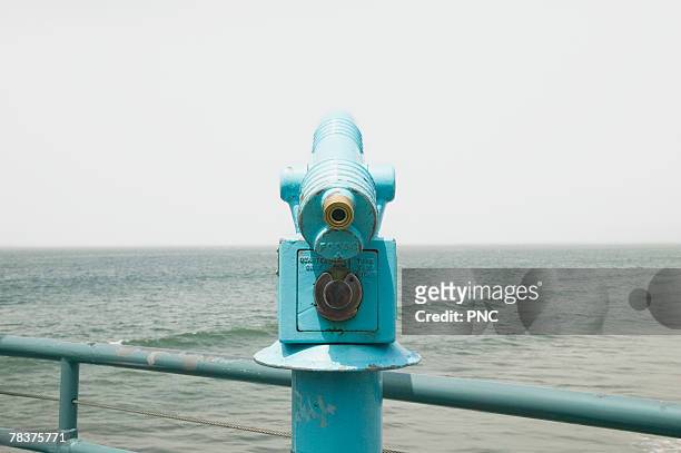 viewfinder - coin operated binocular nobody stock pictures, royalty-free photos & images