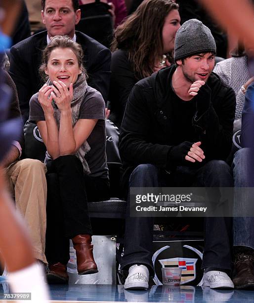 Keri Russell and Chace Crawford attend Dallas Mavericks vs New York Knicks game at Madison Square Garden on December 10, 2007 in New York City, New...