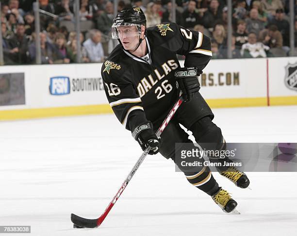 Jere Lehtinen of the Dallas Stars skates against the Los Angeles Kings at the American Airlines Center on November 19, 2007 in Dallas, Texas.