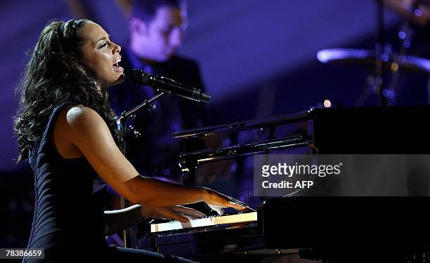 Alicia Keys performs at the Nobel Peace Prize Concert in honour of US Al Gore and the Intergovernmental Panel on Climate Change 11 December 2007 in...