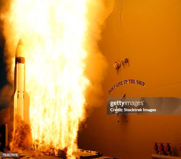 u.s. navy ballistic missile flight test. - uss lake erie cg 70 個照片及圖片檔