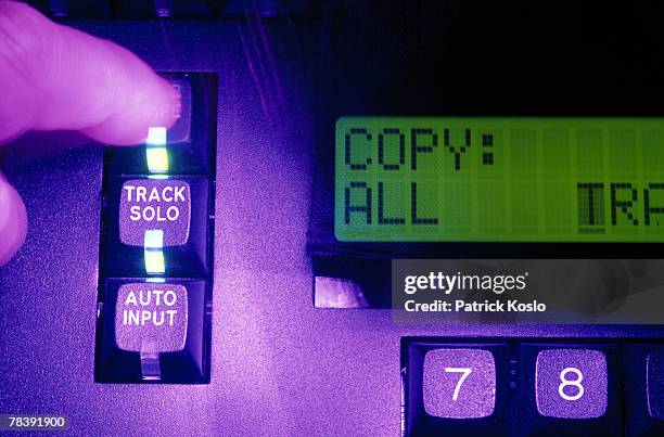 Push Record Button Press Record Button Fotografías e imágenes de stock - Getty Images