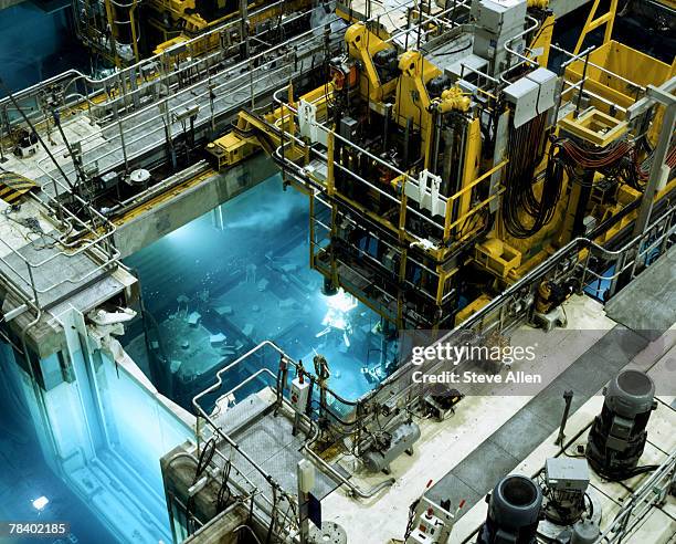 nuclear reprocessing plant - centrale nucleare foto e immagini stock