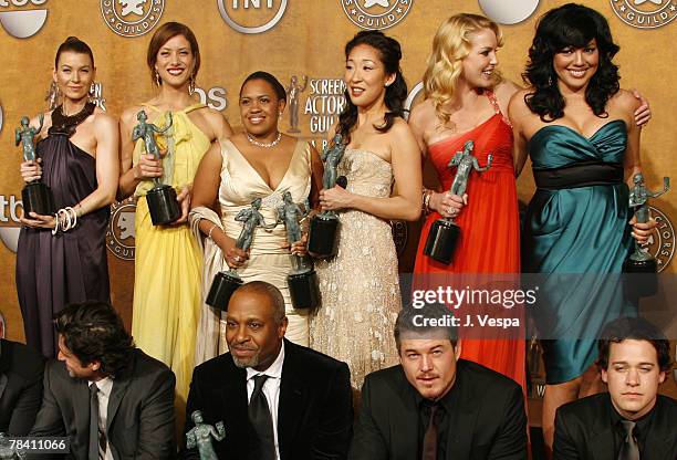 Ellen Pompeo, Kate Walsh, Chandra Wilson, Sandra Oh, Katherine Heigl, Sara Ramirez and T.R. Knight ; Justin Chambers, Patrick Dempsey, James Pickens,...