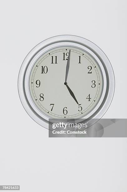 5 Clock Position Clock Isolated 5 Oclock Photos and Premium High Res Pictures - Getty Images