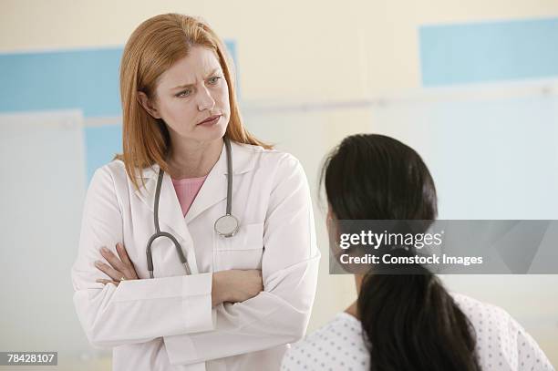 Doctor Uncertain Confused Patient Doctor Photos and Premium High Res Pictures - Getty Images