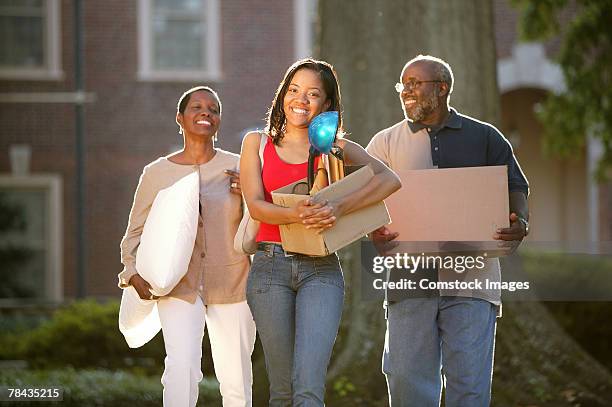 parents moving college student - college student moving stock pictures, royalty-free photos & images