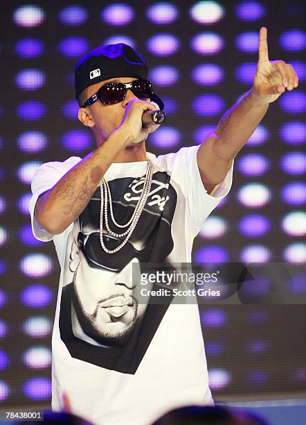 Rapper Bow Wow performs during a taping of BET's 106 & Park at the BET Studios on December 12, 2007 in New York City.