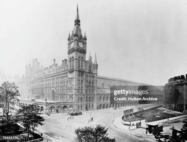 The Midland Grand Hotel and St Pancras Station, designed by George Gilbert Scott, at King's Cross in London, circa 1880.