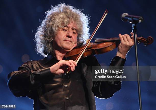 Angelo Branduardi performs at the final dress rehearsal to the 2007 Jose Carreras Gala December 13, 2007 in Leipzig, Germany. The Jose Carreras Gala...