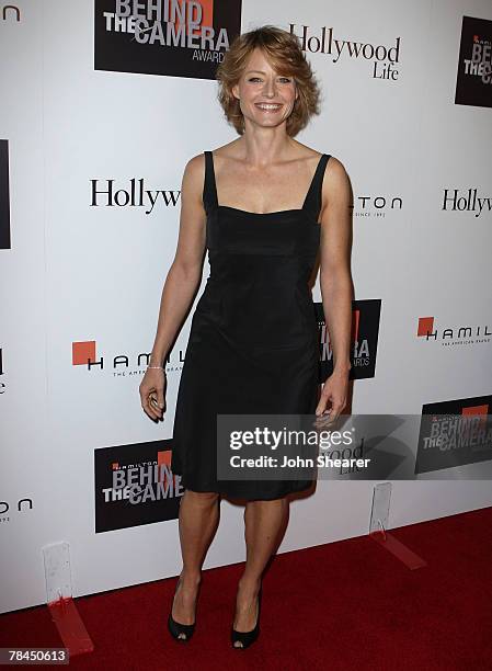 Actress Jodie Foster arrives to the Hamilton Behind the Camera Awards Hosted by Hollywood Life at The Highlands on November 11, 2007 in Hollywood,...