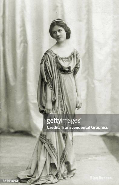 Postcard portrait of American ballet dancer Isadora Duncan , early twentieth century.
