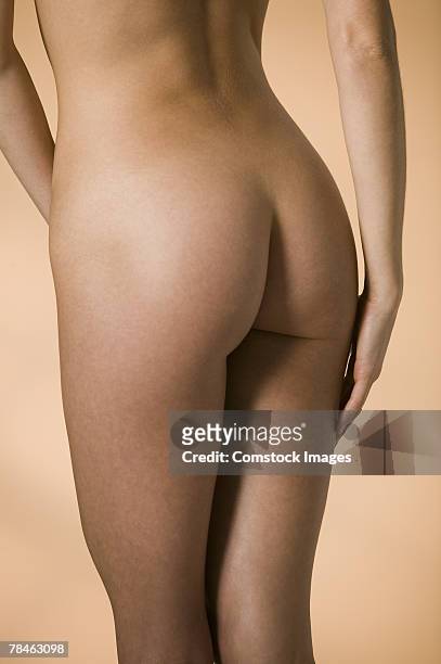 bare buttocks of a woman - bare bottom women - fotografias e filmes do acervo