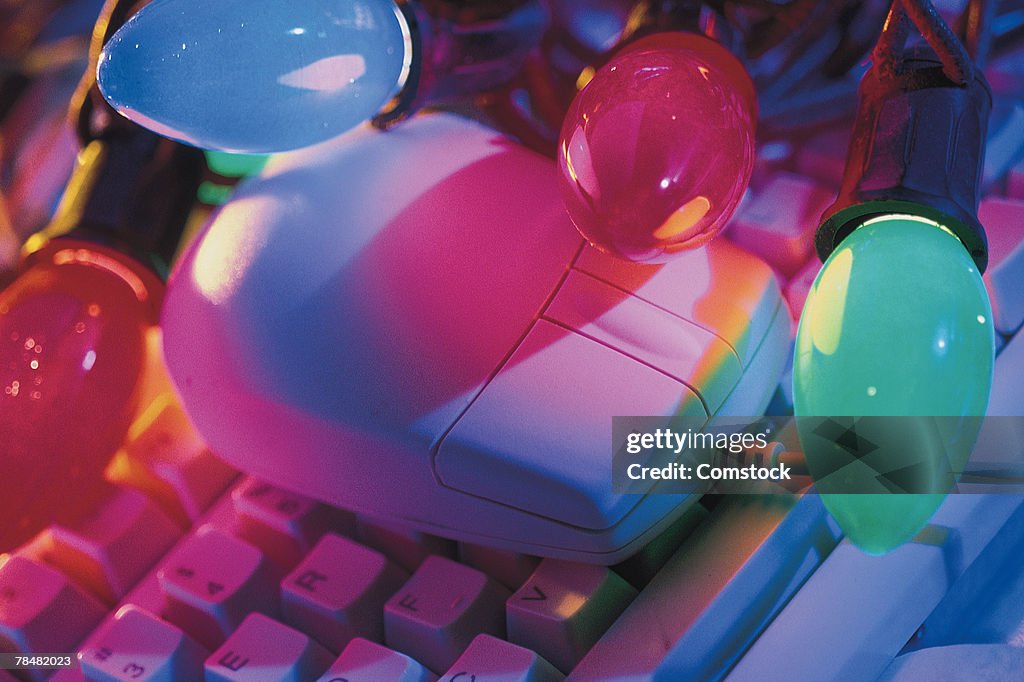 Computer mouse with Christmas lights