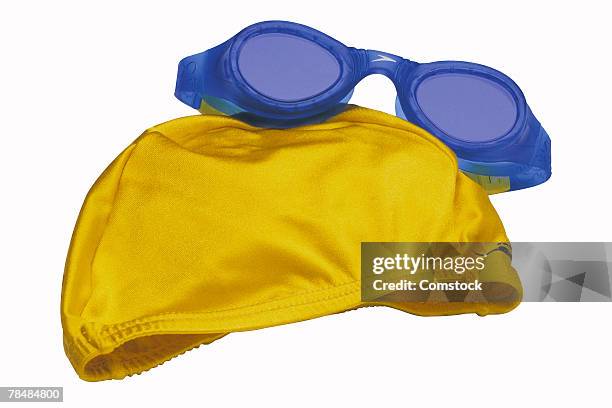 swimming cap and goggles - touca de natação - fotografias e filmes do acervo