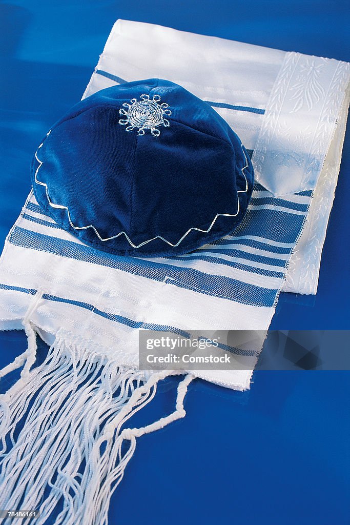 Yarmulke with prayer shawl