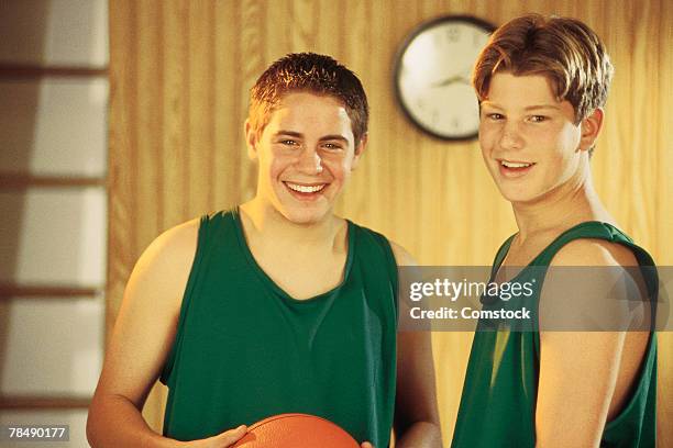 teenage basketball players posing - 90s teens stock pictures, royalty-free photos & images