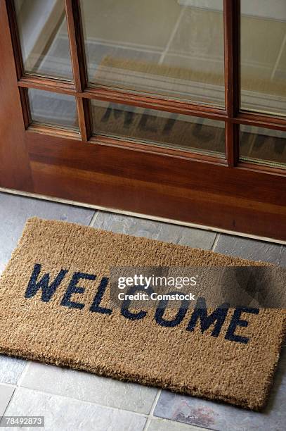 welcome mat - zerbino foto e immagini stock