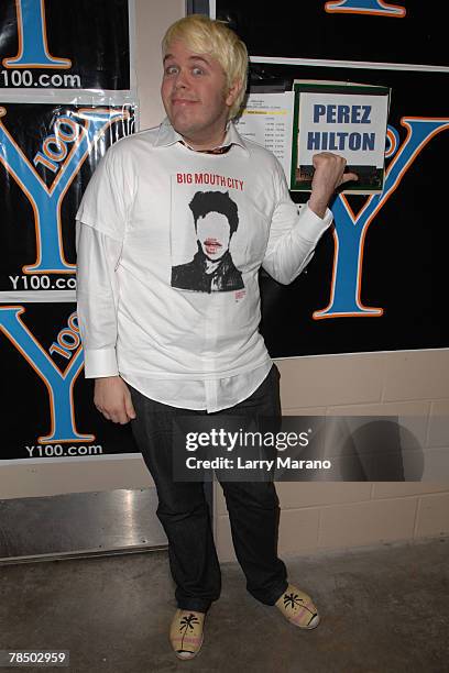 Blogger Perez Hilton poses backstage at the Y100 Jingle Ball at the Bank Atlantic Center on December 15, 2007 in Sunrise, Florida.