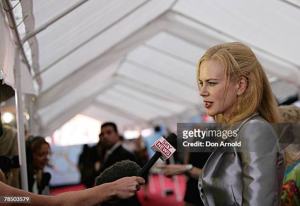 Nicole Kidman arrives at the Australian Premiere of "The Golden Compass" at the State Theatre on December 16, 2007 in Sydney, Australia.