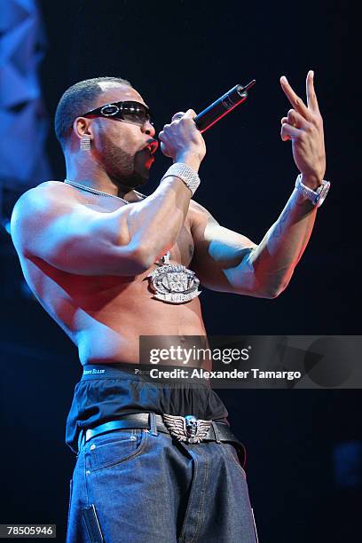 Singer Flo Rida performs on stage at the Bank Atlantic Center during the Y-100 Jingle Ball concert on December 15, 2007 in Sunrise, Florida.