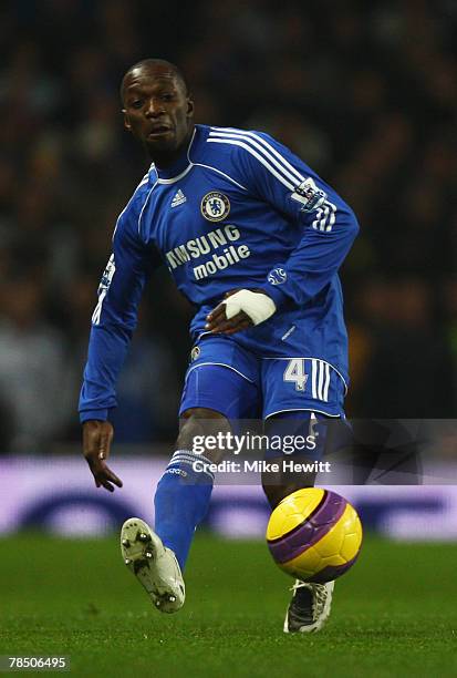 Makelele 4.552 Claude Makelele Imágenes Stock Photos, High-Res Pictures, and ...