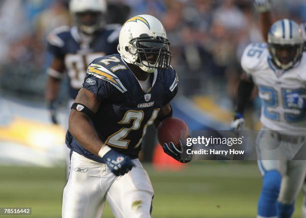 LaDainian Tomlinson of the San Diego Chargers runs the ball against the Detroit Lions on December 16, 2007 at Qualcomm Stadium in San Diego,...