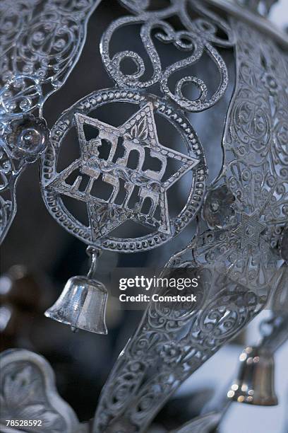 star of david symbol on torah scroll - torah stockfoto's en -beelden