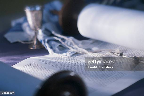 objects of judaism - kiddush cup stockfoto's en -beelden