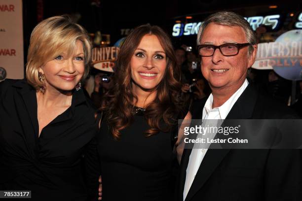 Journalist Diane Sawyer, actress Julia Roberts and director Mike Nichols arrive to the premiere of Universal Pictures' "Charlie Wilson's War" at City...