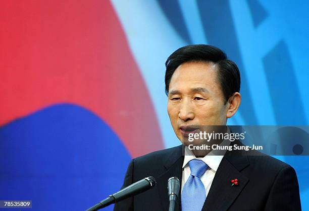 Presidential candidate Lee Myung-Bak of the conservative main opposition Grand National Party , meets with his supporters during a presidential...