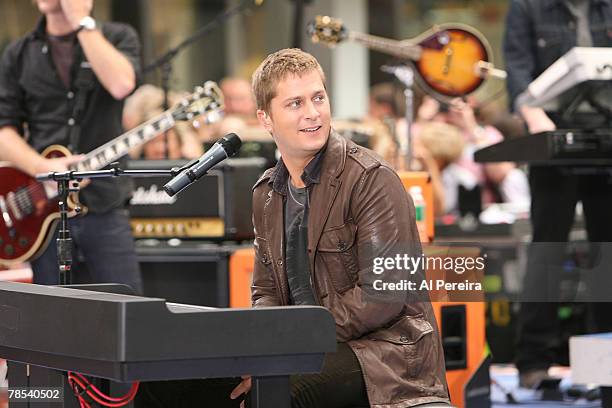 Singer Rob Thomas and Matchbox 20 perform on NBC's "The Today Show" at Dean & Deluca Plaza, Rockerfeller Center, New York.