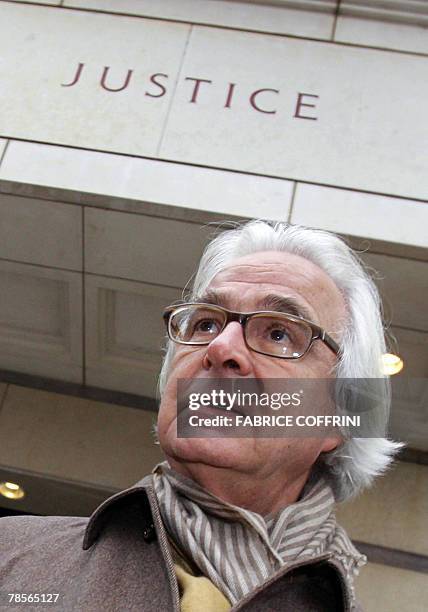 Marc Bonnant, lawyer of the Stern family, looks before a public hearing 19 December 2007 at the Geneva Law Court of Cecile Brossard, who confessed in...