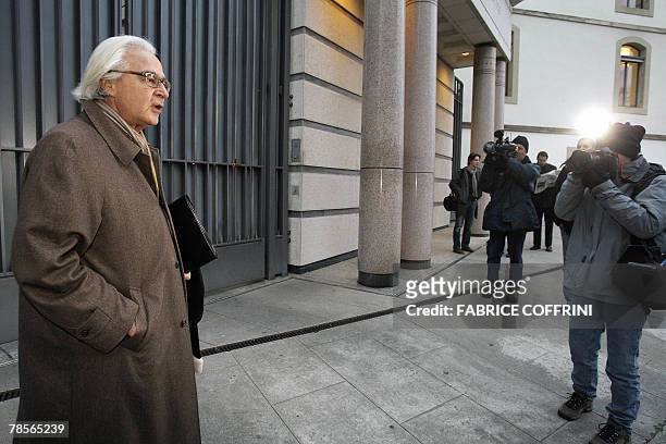 Marc Bonnant, lawyer of the Stern family arrives prior to a public hearing 19 December 2007 at the Geneva's Law Court of Cecile Brossard who...