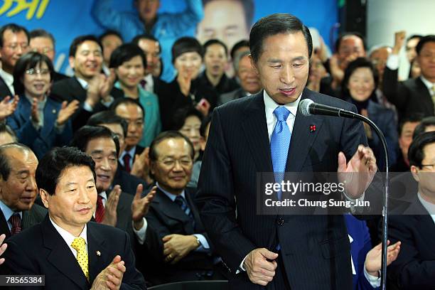 Lee Myung-Bak of the conservative main opposition Grand National Party makes a speech to party members after he is declared the winner of the...