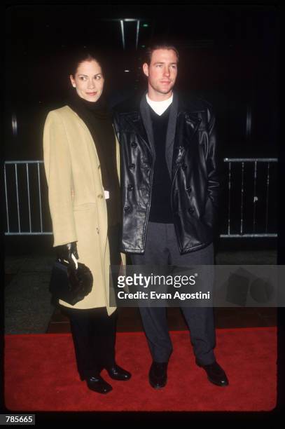 Actors Ed Burns and Maxine Bahns attend the premiere of the film "Jerry Maguire" at Pier 88 December 6, 1996 in New York City. The film tells the...