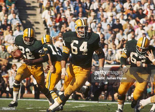 Green Bay Packers guard Jerry Kramer leads the blocking for running back Elijah Pitts during Super Bowl I, a 35-10 victory over the Kansas City...