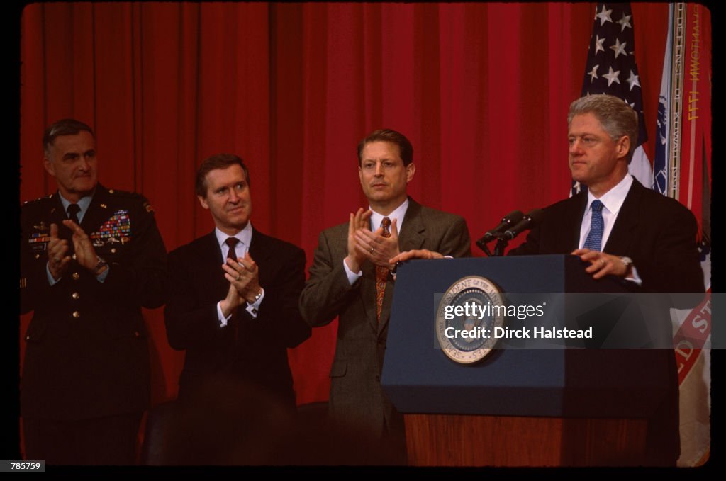 Clinton Speaks On Iraq At Pentagon