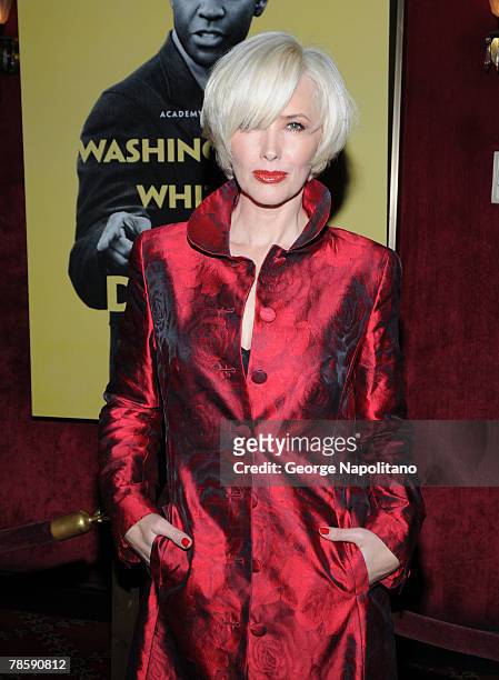 Actress Janine Turner attends "The Great Debaters" New York reception at Ziegfeld Theater on December 19, 2007 in New York City.