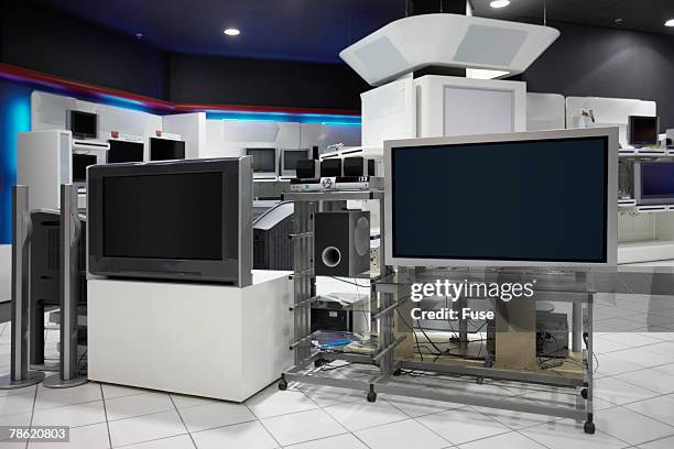 Tv In Store Tv Storefront Photos and Premium High Res Pictures - Getty Images
