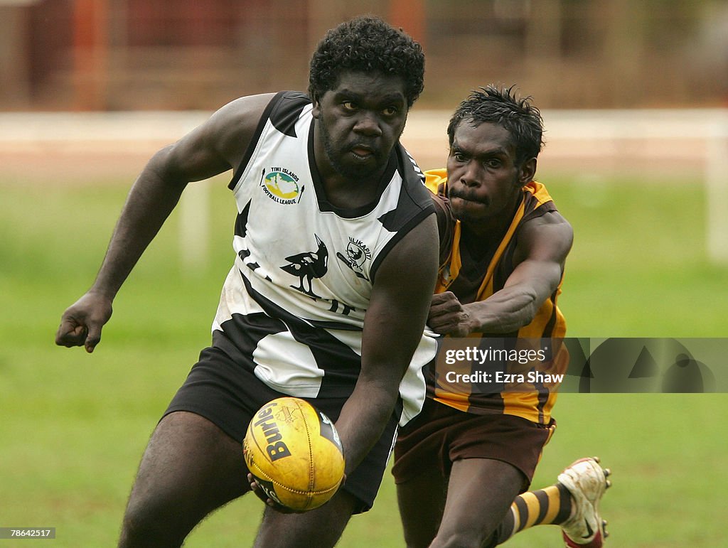 Tiwi Islands Football Brings Community Together