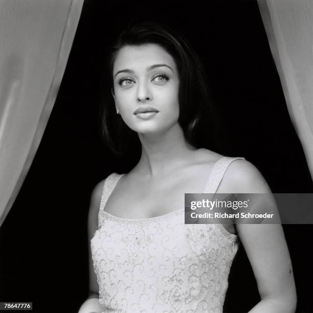 Aishwarya Rai Cannes 2002 Photos And Premium High Res Pictures Getty aishwarya-rai-cannes-2002-photos-and-premium-high-res-pictures-getty