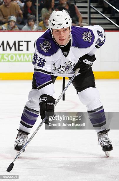 Kevin Dallman of the Los Angeles Kings faces off against the Nashville Predators on December 22, 2007 at the Sommet Center in Nashville, Tennessee.