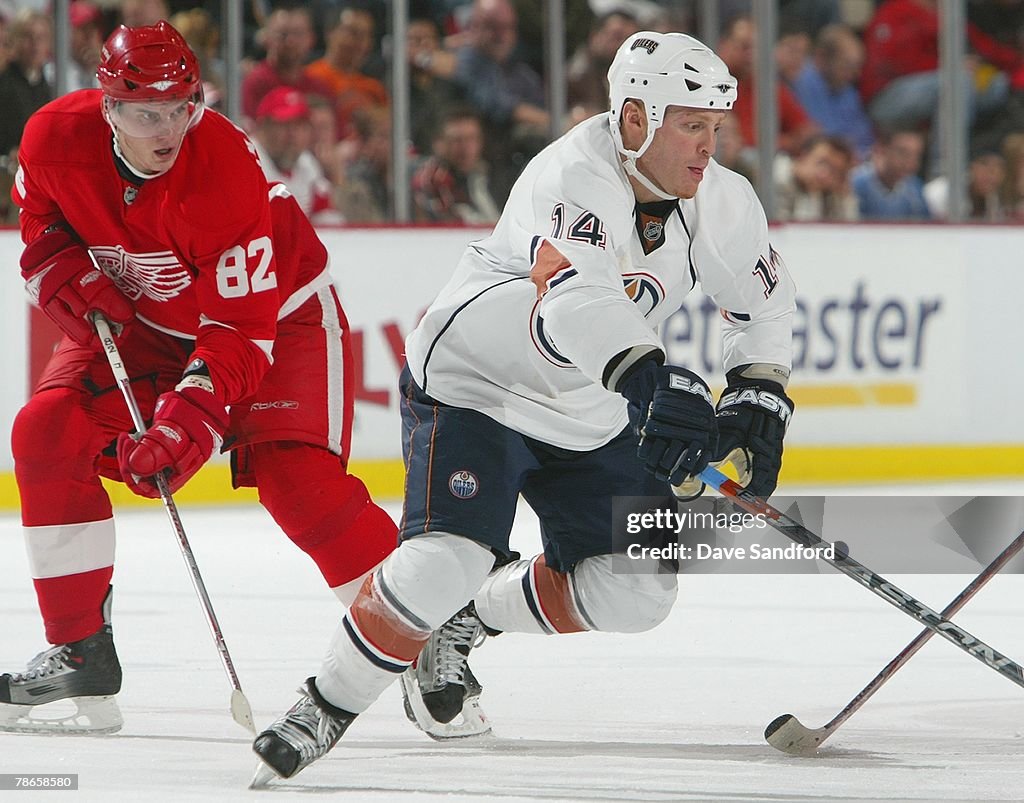 Edmonton Oilers v Detroit Red Wings