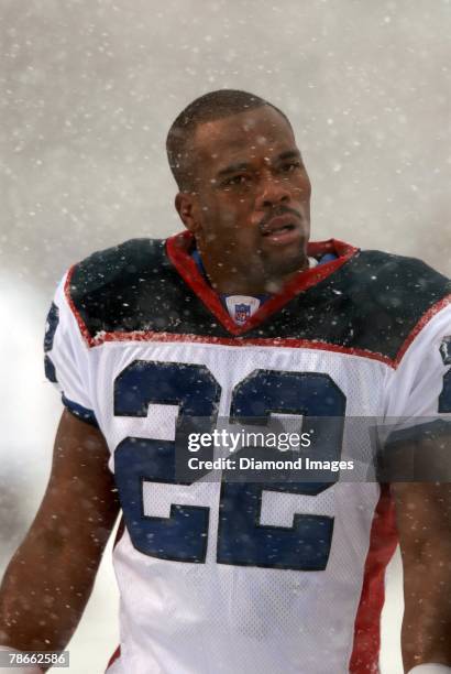 Running back Fred Jackson of the Buffalo Bills looks towards the sidelines prior to a game with the Cleveland Browns on December 16, 2007 at...