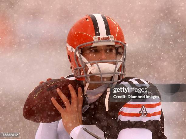 Quarterback Brady Quinn of the Cleveland Browns warms up prior to a game with the Buffalo Bills on December 16, 2007 at Cleveland Browns Stadium in...