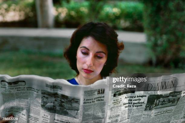 Benazir Bhutto Photos Photos and Premium High Res Pictures - Getty Images